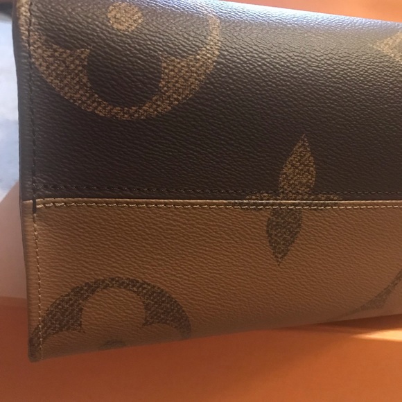 💕SOLD-Louis Vuitton Reverse Monogram Onthego MM - Picture 10 of 16
